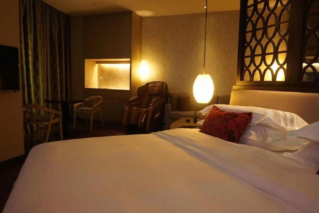 Maison New Century Hotel Dongguan Dongguan  Exterior foto